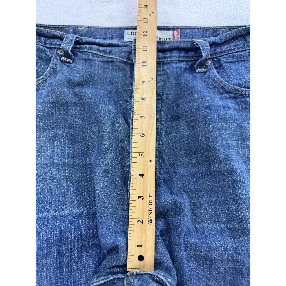 Levis levis 569